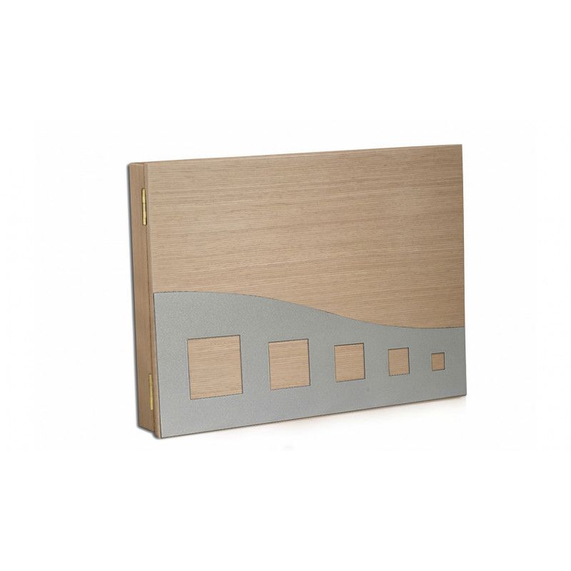 Cubre Magnetotérmico de madera con chapa troquelada con cuadrados